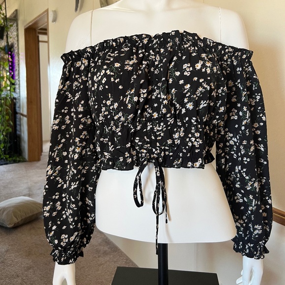 SHEIN VCAY Plus Ditsy Floral Print Off Shoulder Drawstring Front Crop Blouse - Picture 1 of 7
